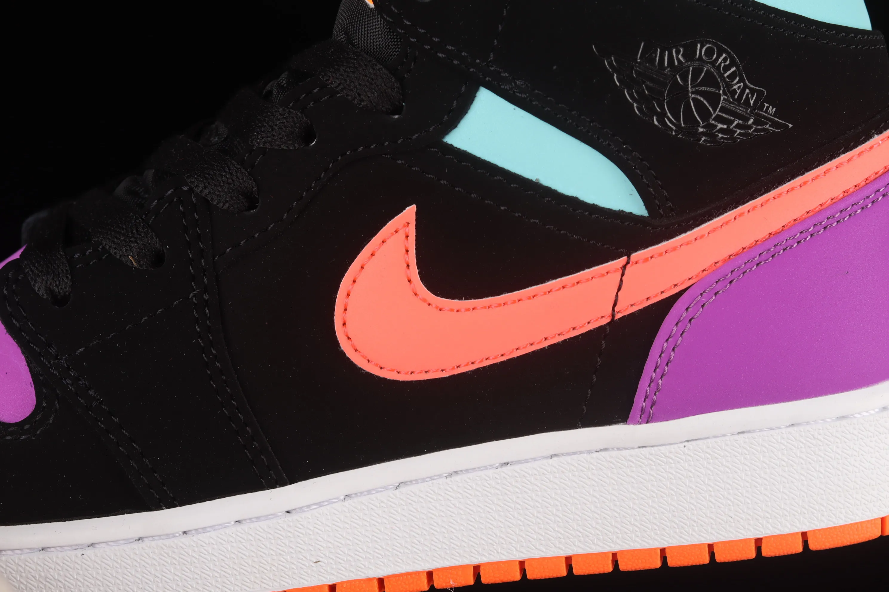 All categories Air Jordan Jordan series basketball shoes Air Jordan 1 Mid G version pure original Air Jordan 1 Mid AJ1 Joe 1 Candy Yuanyang 3M reflective color matching mid-top basketball shoes 554725-083